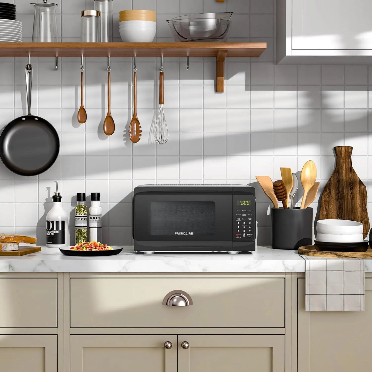Compact Microwave, Black Design